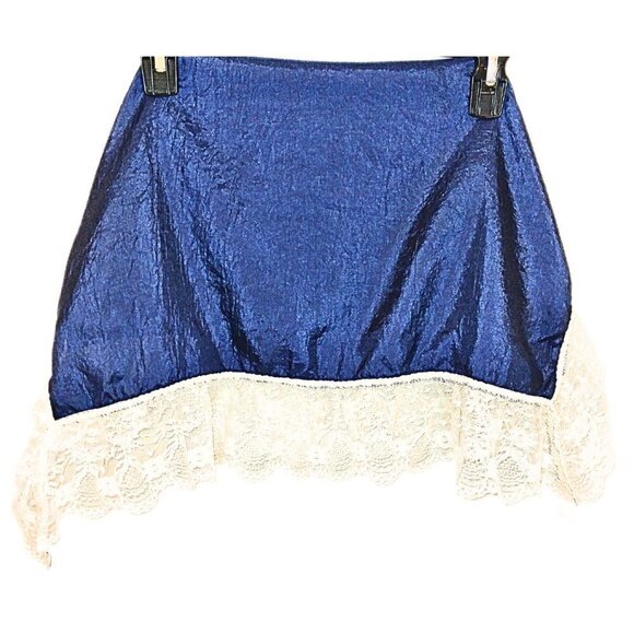 LADIES HANDCRAFTED BLUE SATIN AND LACE CHURCH LAP SCARF - Picture 1 of 3